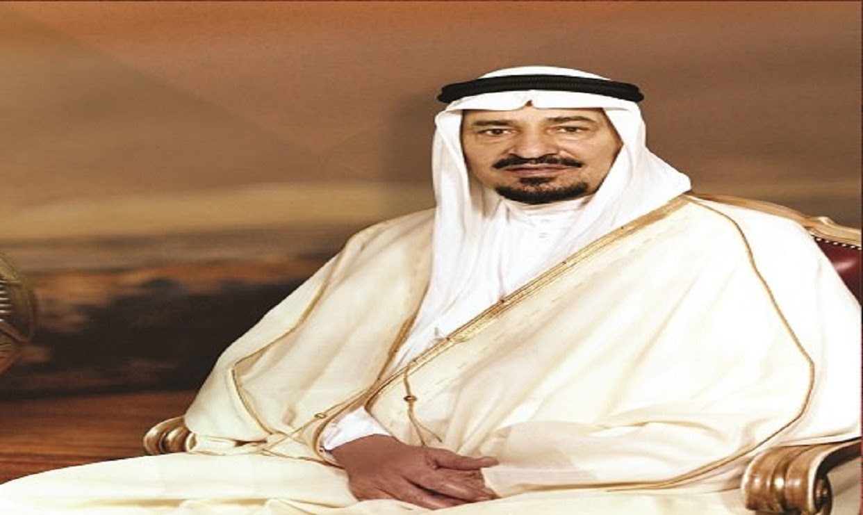 صورة نادرة للملك خالد بن عبد العزيز خلال ترأسه جلسة مجلس الوزراء
