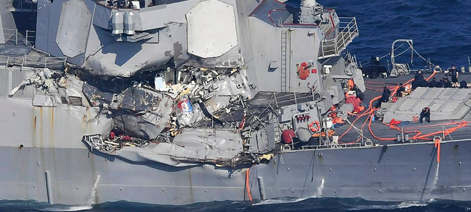 Vì sao tàu hàng của Philippines có thể đâm hỏng tàu chiến Mỹ? - Ảnh 2.