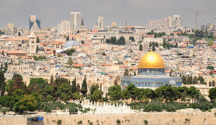 Trump tells Mideast leaders of plan to move embassy to Jerusalem