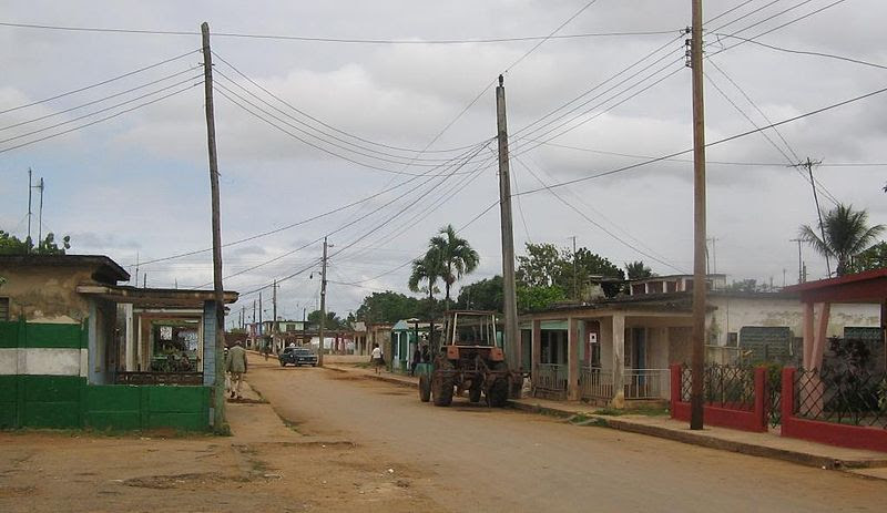 File:Perico (Cuba - rural road).jpg
