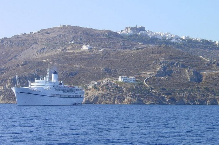 La croisiere, les navire...d'Hier Legendarycruiseship3-754x500
