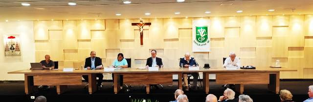 Foto: Composição da mesa (Mauro Noleto, Norma Silva, Dom Sergio, Pe. Virgílio e Pe. Ernanne)