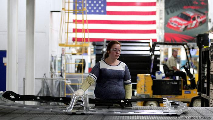 USA Fiat Chrysler verspricht 2000 US-Jobs (Getty Images/B. Pugliano) USA Fiat Chrysler verspricht 2000 US-Jobs (Getty Images/B. Pugliano)
