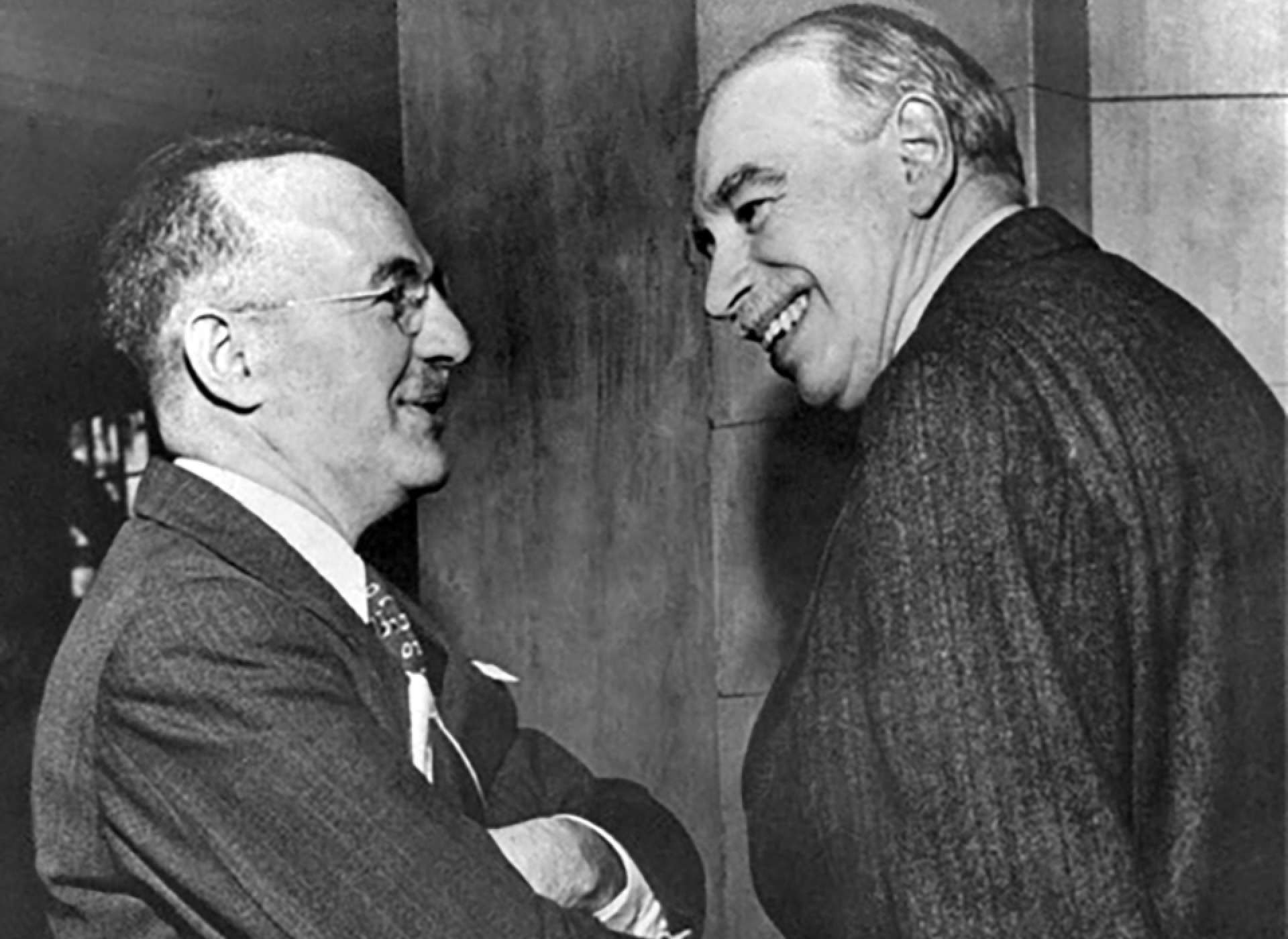 Harry Dexter White i John Maynard Keynes w Bretton Woods, lipiec 1944 r.