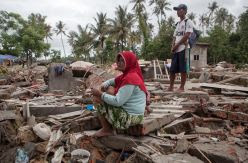 "Intenté correr, pero las olas me tragaron": hablan las víctimas del tsunami de Indonesia
