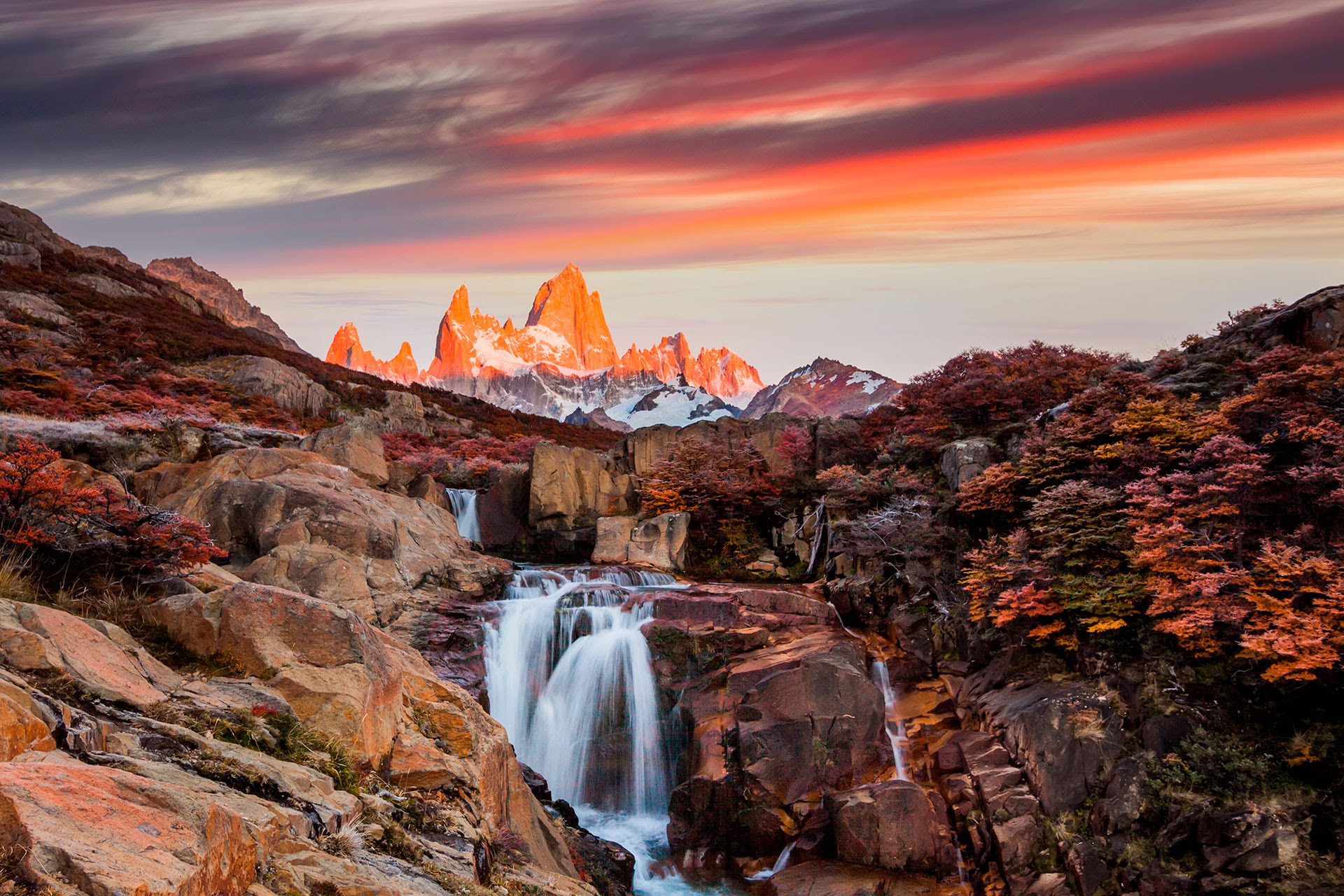 "Los Glaciares es el parque más grande de Argentina y está declarado Patrimonio de la Humanidad por la UNESCO, con picos como el monte Fitz Roy y el inmenso glaciar Perito Moreno" (Getty Images)