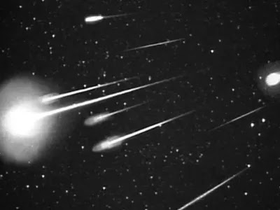 How to Watch the Dazzling Leonid Meteor Shower This Weekend image
