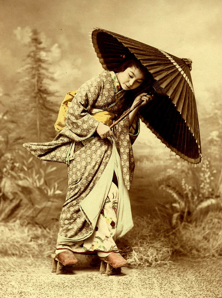 http://chicquero.files.wordpress.com/2012/03/international-womens-day-chicquero-geisha-japan-3.jpg?w=800