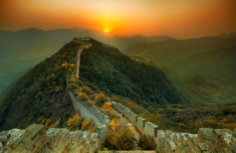 http://twistedsifter.com/2013/01/nature-overtakes-the-great-wall-of-china/