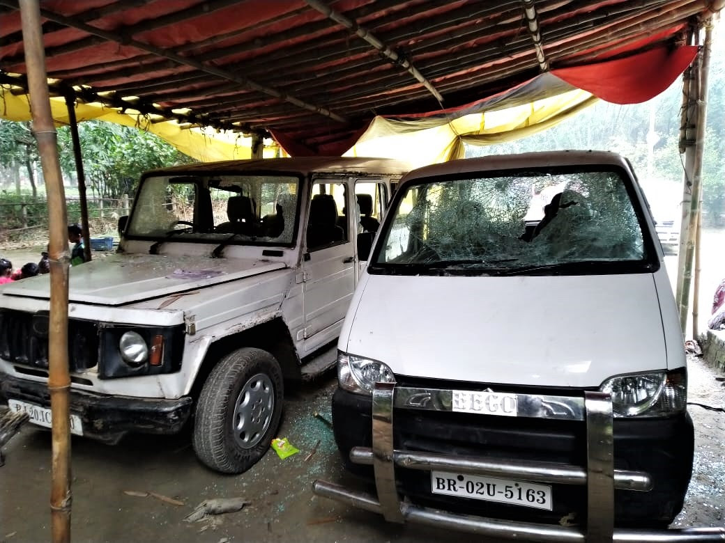  Hindu extremists damaged cars in attack on home of pastor P.J. Johnson in Rajasan, Bihar state. (Morning Star News)