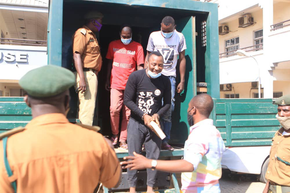 Bail application: Sowore brought to court in handcuffs (photos)