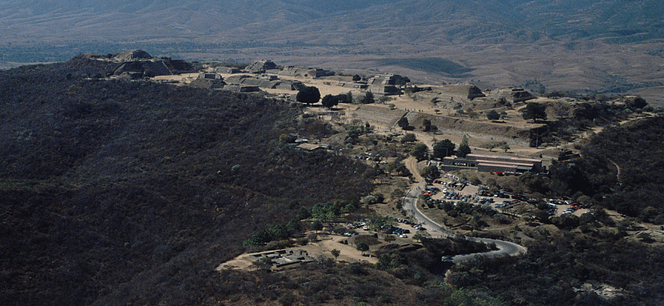 http://upload.wikimedia.org/wikipedia/commons/5/59/MonteAlban021.jpg