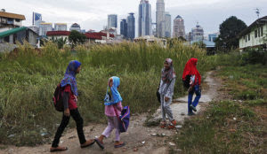 Malaysia: Muslims stall reform of child marriage laws