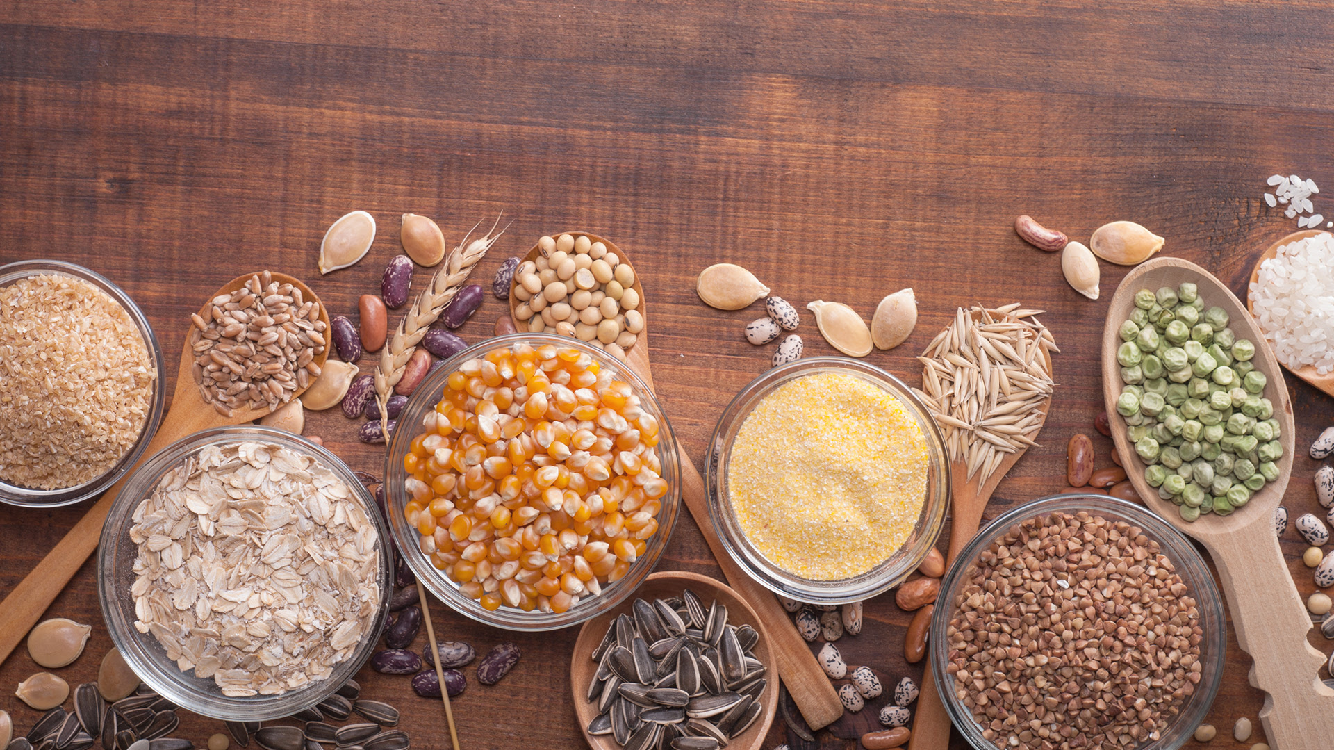 Semillas de granos como el trigo, el maíz, el centeno, la avena, el arroz o la cebada que conservan las tres partes que los componen: el salvado, el endospermo y el germen