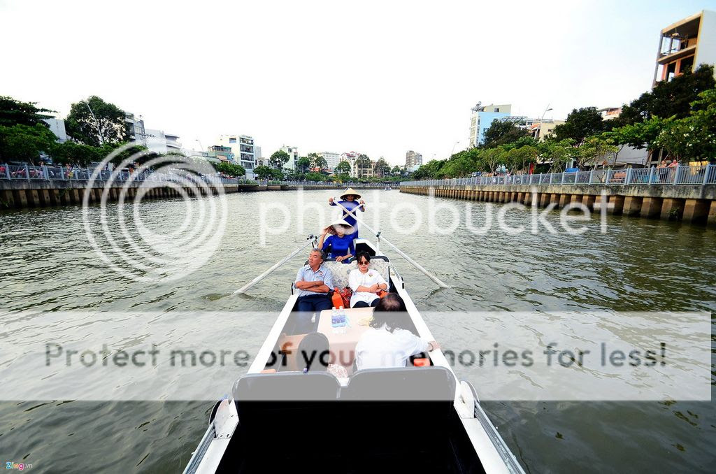 Ngày đầu thuyền du lịch hoạt động trên kênh Nhiêu Lộc