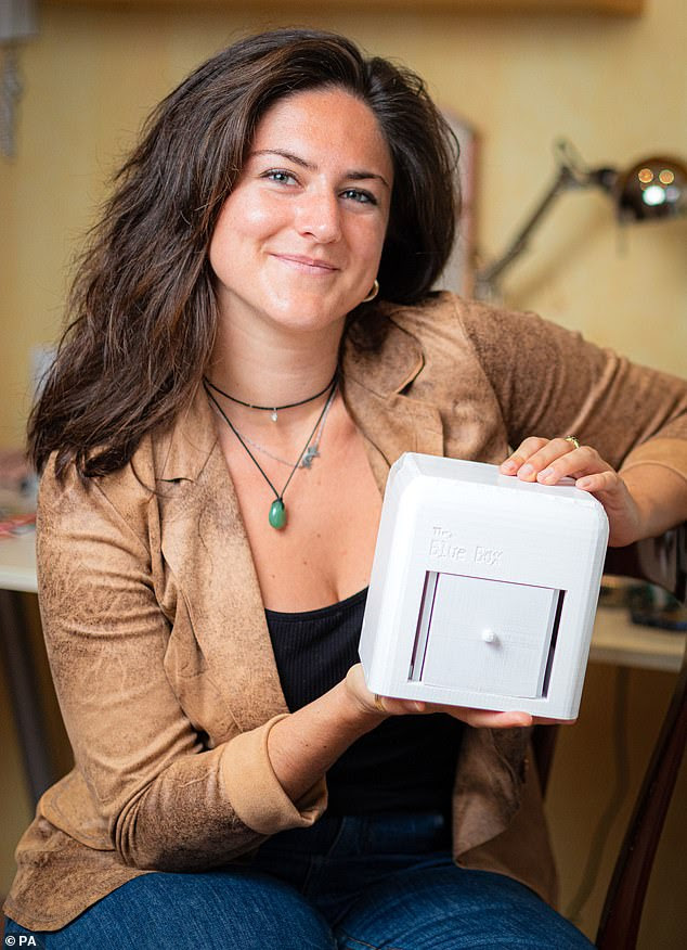 Benet has won the International winner of the James Dyson Award 2020, for The Blue Box, a less invasive way to detect the early signs of breast cancer using a urine sample and AI