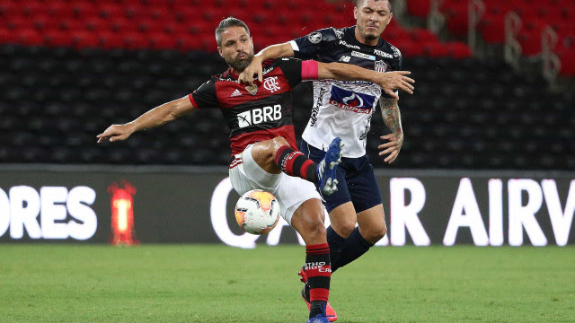 Flamengo vence o Junior Barranquilla e garante o primeiro lugar do Grupo A