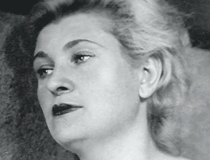 Мать Анны, певица Ида Зискина | Фото: kino-teatr.ru Мать Анны, певица Ида Зискина | Фото: kino-teatr.ru
