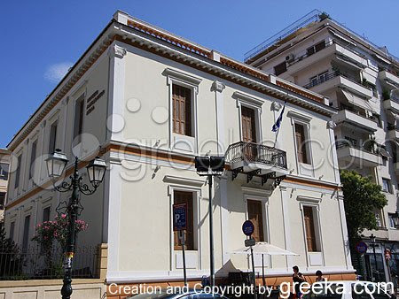 Why are Greek cities so ugly? Main-qimg-b911ee31674a957f8e926e159c829649-lq