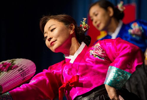 picture of chinese dancer