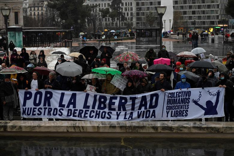 En Espagne, les manifestants ont protesté samedi "pour la liberté, nos droits et la vie".