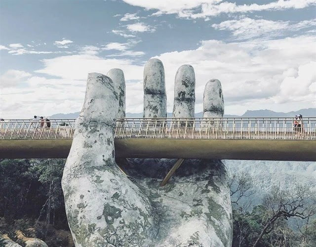 Ngắm tiên cảnh từ cây cầu vàng được nâng đỡ bởi đôi bàn tay khổng lồ siêu ấn tượng ở Đà Nẵng - Ảnh 6.