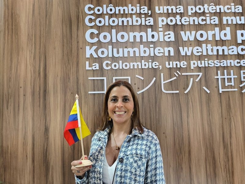 Paula Giraldo, do escritorio de turismo da Colômbia no Brasil, na WTM Latin America (Foto Mary de Aquino)