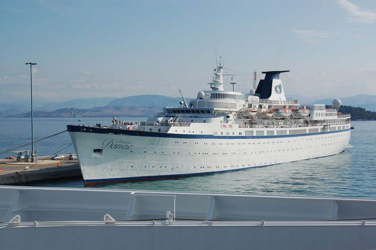 La croisiere, les navire...d'Hier Legendarycruiseship61-752x500
