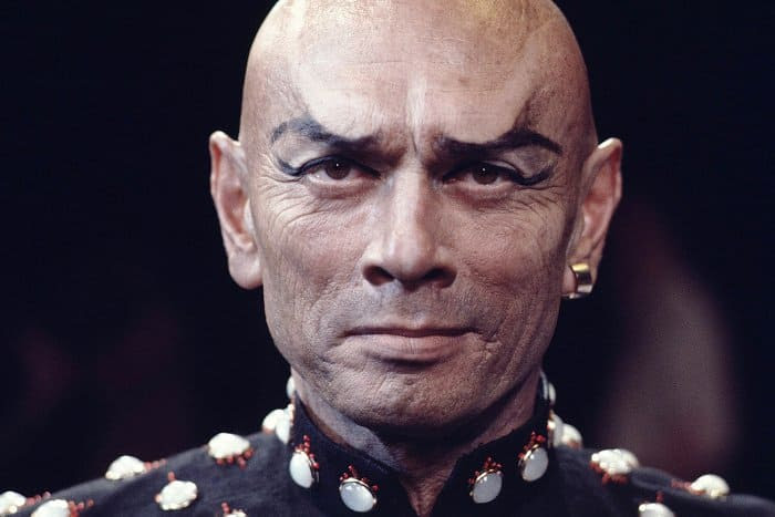 Юл Бриннер в мюзикле *Король и я*, 1977 | Фото: history1.ru