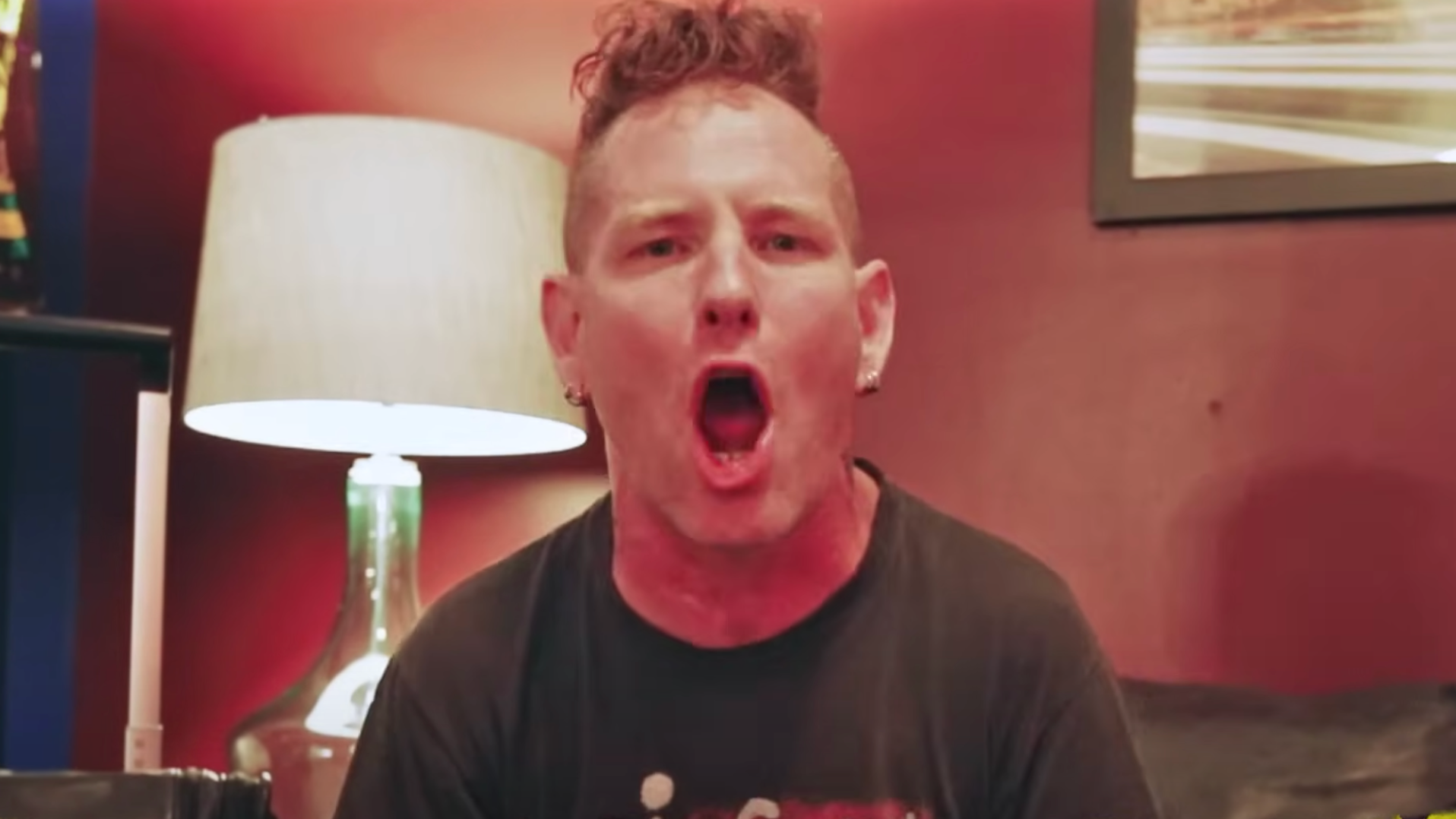 Watch Corey Taylor react to hilarious trash talk from fans