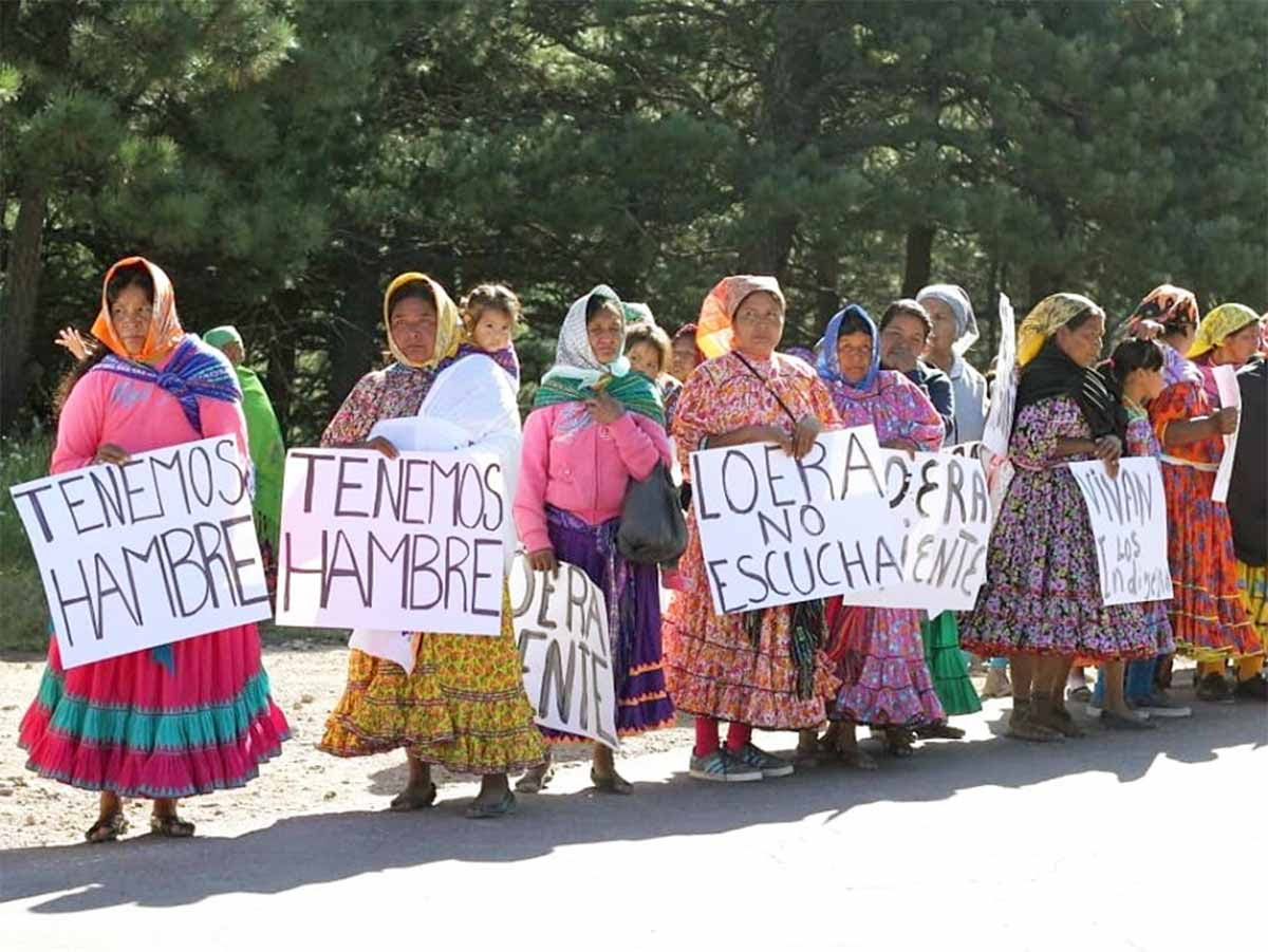 Realizan rarámuris ‘marcha del hambre’ Realizan rarámuris ‘marcha del hambre’