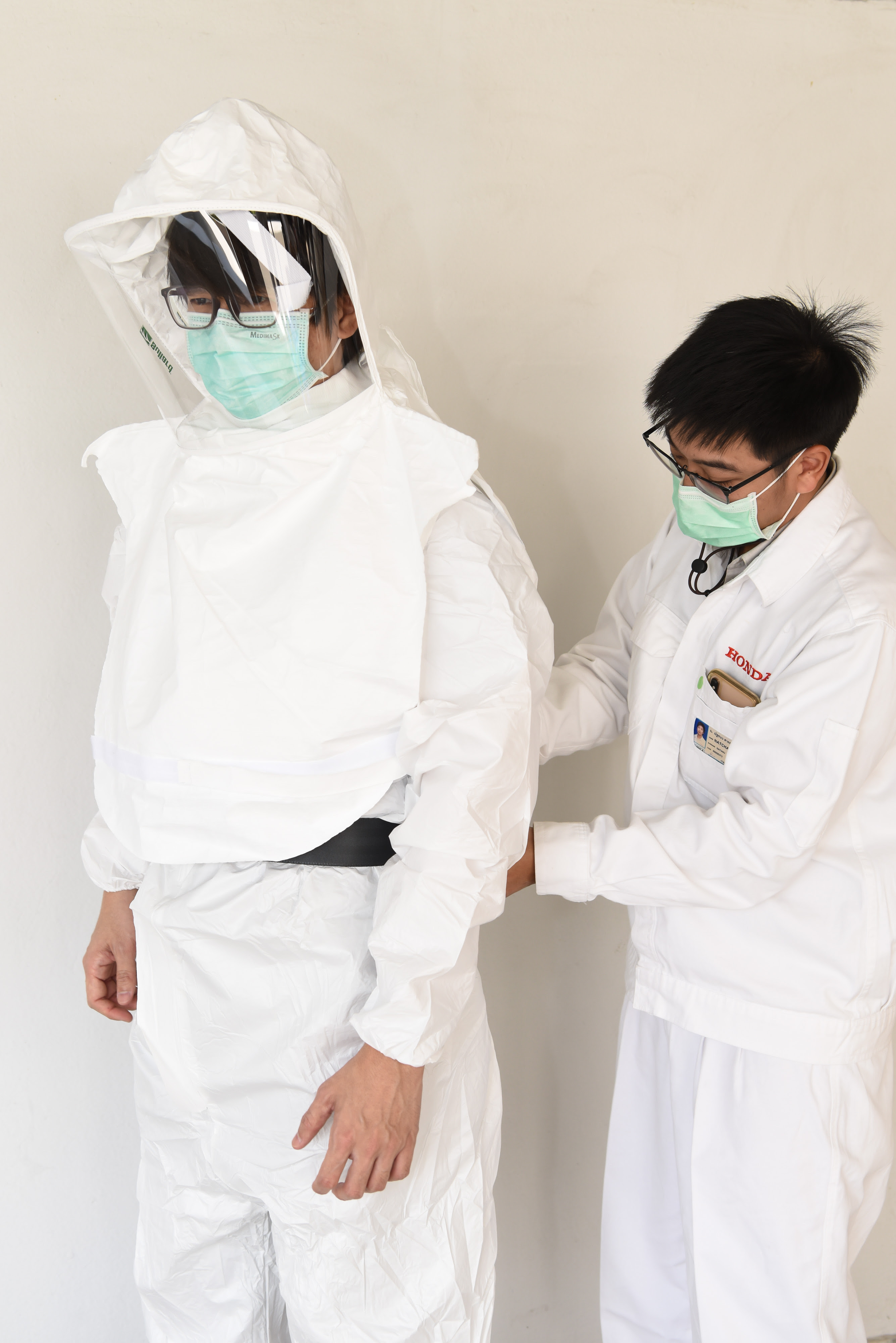 กองทุนฮอนด้าเคียงข้างไทย ส่งมอบนวัตกรรมหน้ากากแรงดันลบและบวก ฝีมือทีมวิศวกรฮอนด้า และเครื่องพ่นยาฆ่าเชื้อ โดยมีกระทรวงสาธารณสุข เป็นประธานรับมอบ ก่อนกระจายสู่ 77 จังหวัดทั่วประเทศ