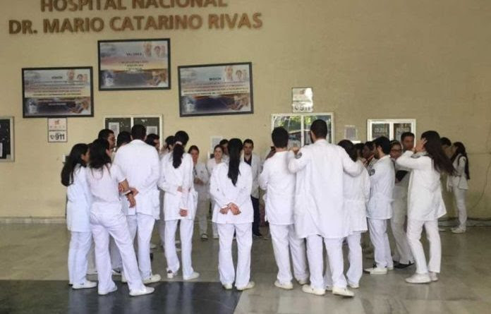 Médicos y personal de salud de Honduras
