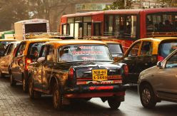 "Si pitas, semáforo rojo": nuevo método en India para penalizar la impaciencia al volante