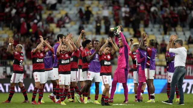 Flamengo vence diante de 23 mil e fica perto da final da Libertadores