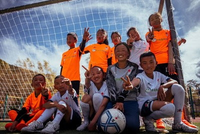 Yili launches projects to help kids follow their football dreams