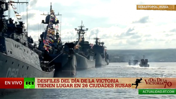 eteranos y autoridades de la ciudad de Sebastopol rinden homenaje a los caídos en la defensa de esa Ciudad Héroe