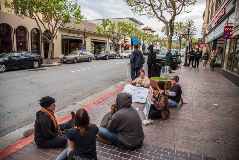 800_alvarado-street-monterey-5.jpg original image ( 1000x668)