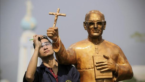 El Salvador Padre Arnulfo