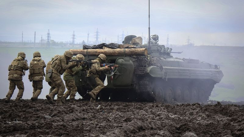 Ukraine war: Western 'weariness' of supporting Kyiv, US aid at stake, France strikes arms deals 800x450_cmsv2_98158ab9-fa4b-5b6e-93bc-f63fe4381f7b-7936492