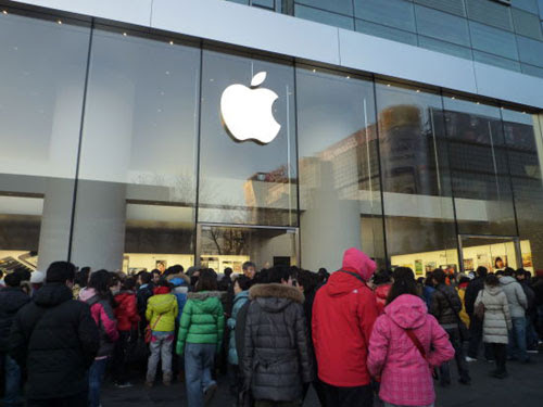 黄牛组团疯抢 iPhone 4S 应用商店历史与现状反思