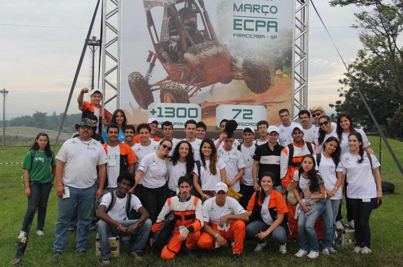 "Saber mexer nas máquinas é um conhecimento escasso e necessário para a equipe do Baja" "Saber mexer nas máquinas é um conhecimento escasso e necessário para a equipe do Baja"