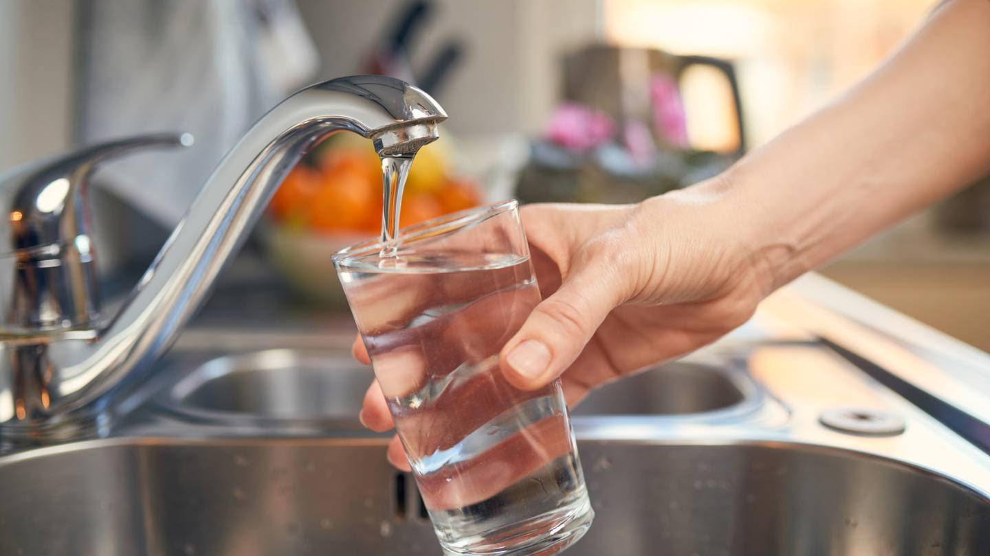 The review found low and inconsistent levels of fluoridation in the region's water. Photo / 123rf