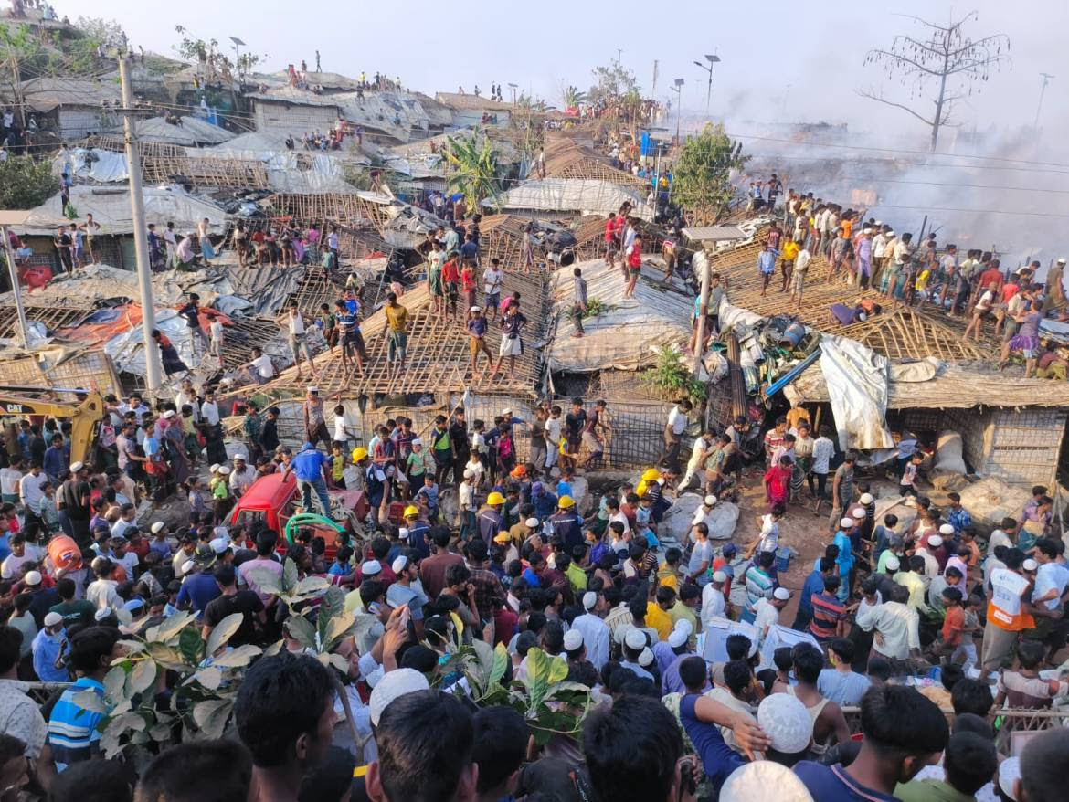 Rohingya refugee camp fire