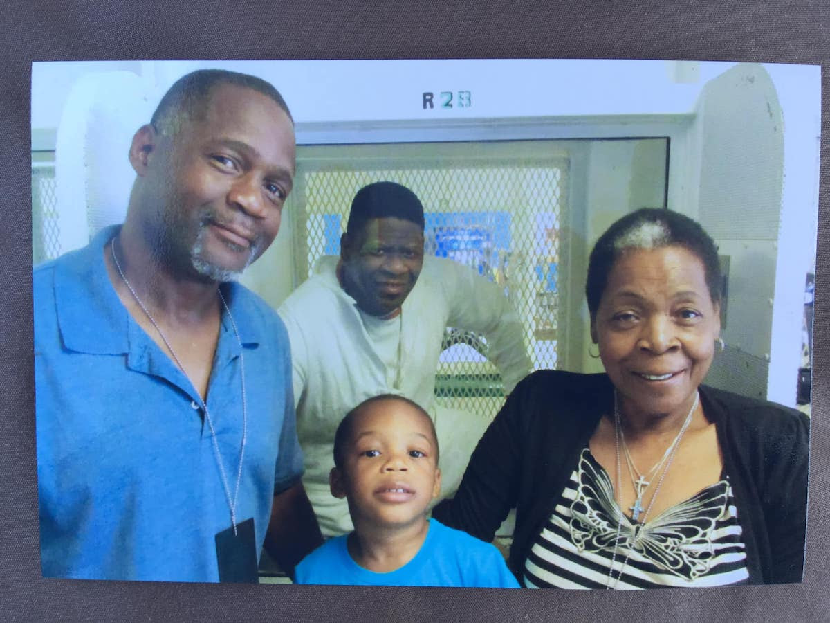 Rodney Reed with his brother Rodrick, nephew Rodrick Jr., and mother Sandra Reed at the Allan B. Polunsky Unit, West Livingston, Texas in 2019. Photo courtesy of the Reed Justice Initiative.