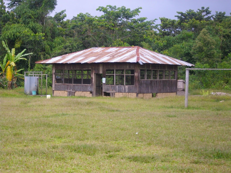 http://www.accionverapaz.org/images/accionverapaz/proyectos/escuelas_indigenas_RESSOP/01.JPG
