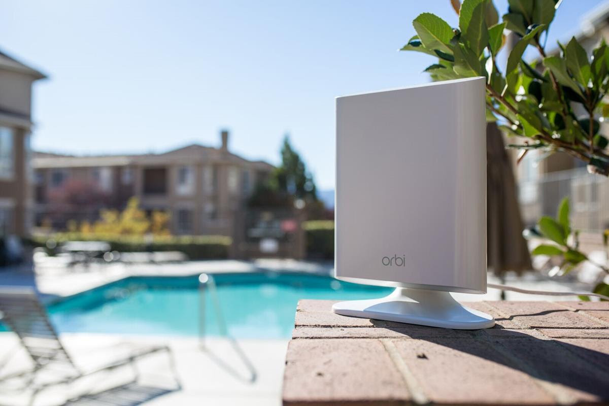 PD95lkag.135625 NETGEAR invite le Wi-Fi à l’extérieur grâce à son nouveau satellite Orbi Outdoor