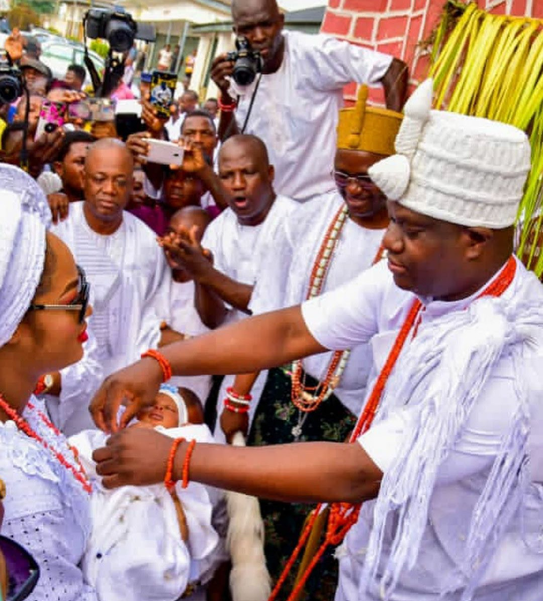 Ooni of Ife welcome his son and wife to the Palace of Ile Oodua