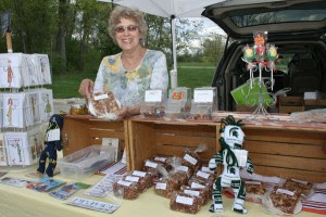 Flavored nuts, meat and poultry rubs, marmalade, greeting cards and Dammit Dolls from Janet's LLC.