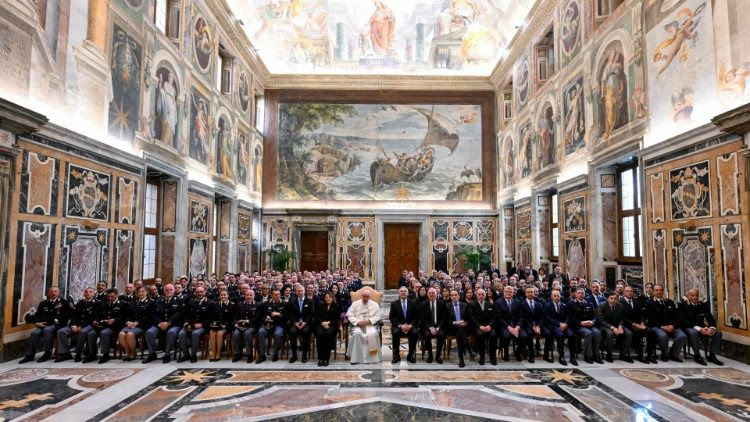 Audiencia del Papa a los miembros de la Inspección de Seguridad Pública ante el Vaticano